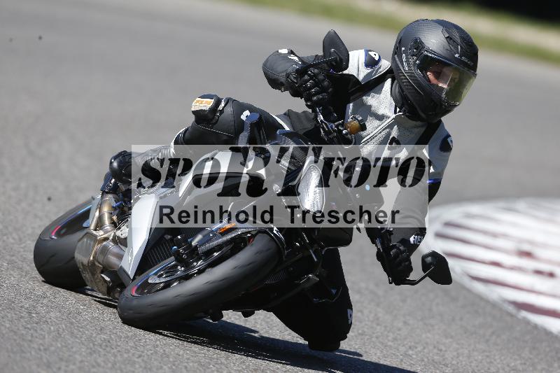 /Archiv-2025/48 25.08.2025 Cornu Master School ADR/blau-bleu/100